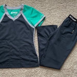 Grey’s Anatomy Active Tri-Color V-neck Scrubs by Barco